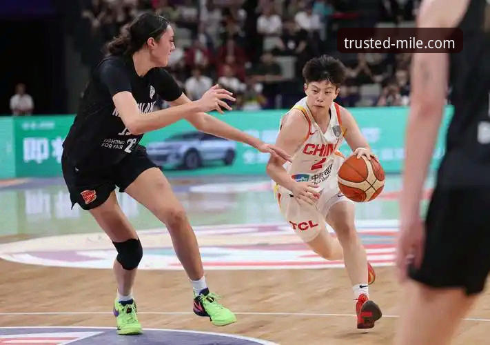 米乐客户端下载对比 中国女篮资格赛关键一胜,战术调整与球星闪耀成看点